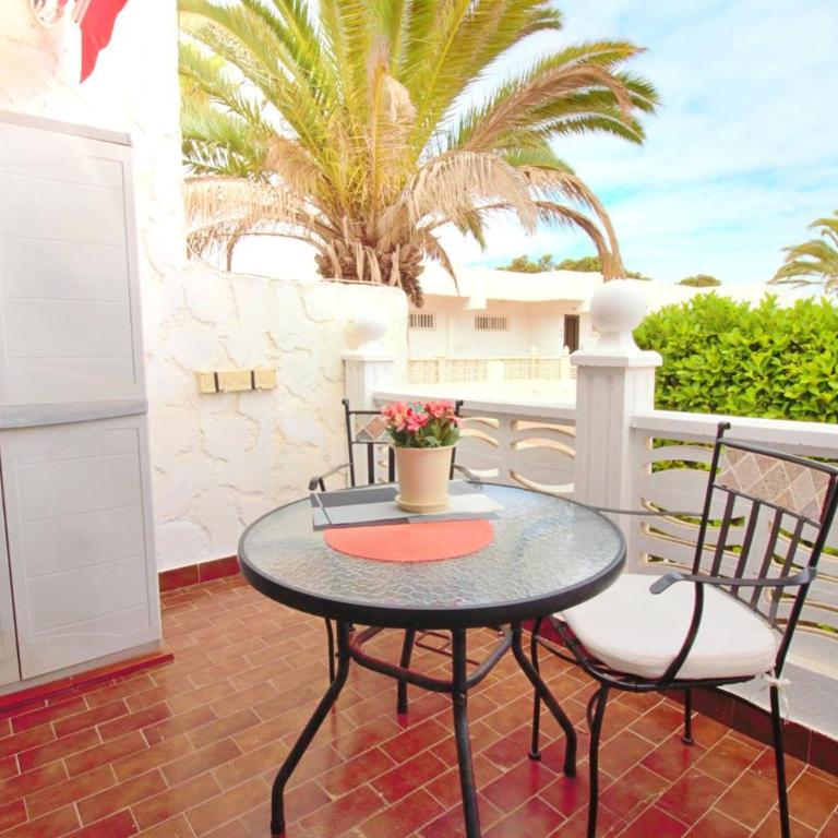 Studio with a canarian atmosphere in the south - Estudio con vistas a la piscina - 3