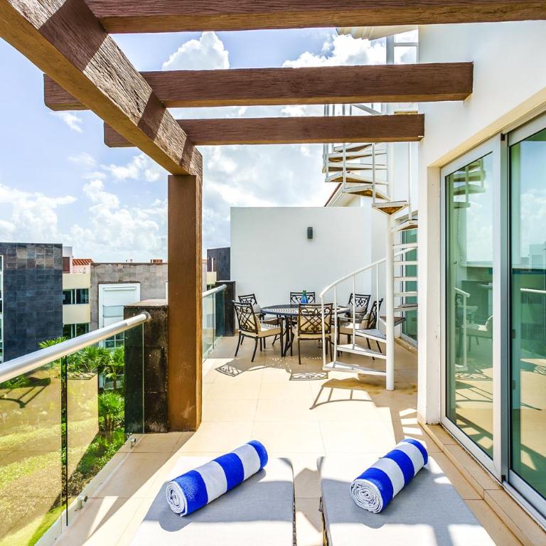 Luxury Condos at Mareazul Beachfront Complex with Resort-Style Amenities - Apartamento con vistas al mar - 15
