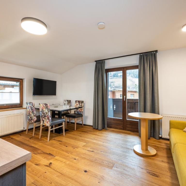 Wohn-Leben Altenmarkt Apartments - Apartment with Balcony - 5