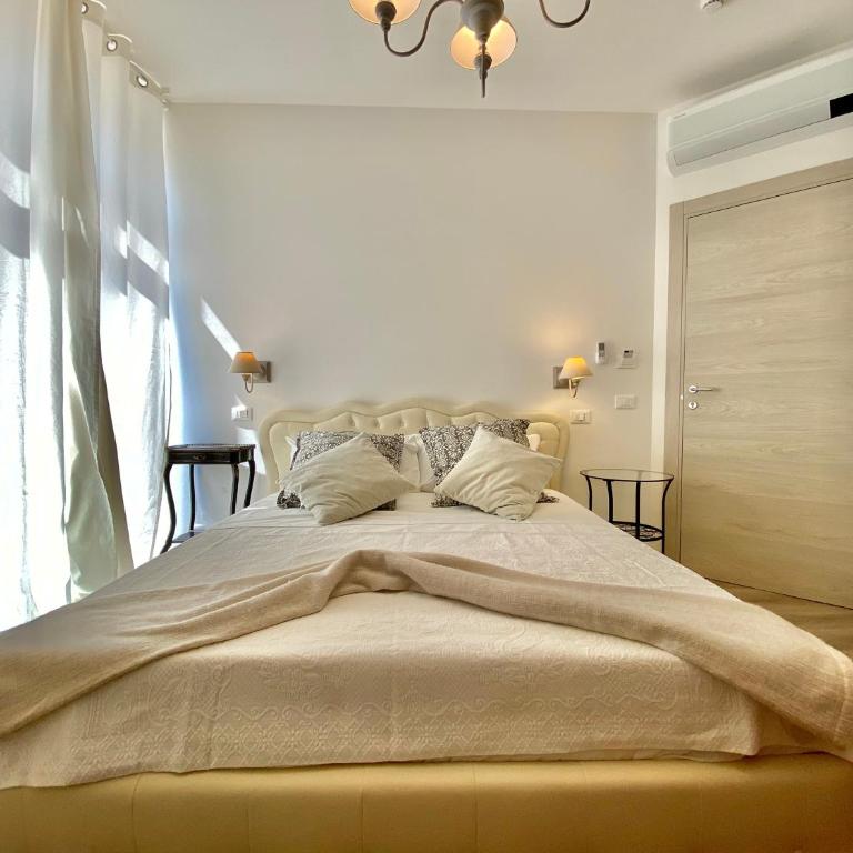UNIQUE ROOMS - Camera Matrimoniale con Bagno Privato - 1