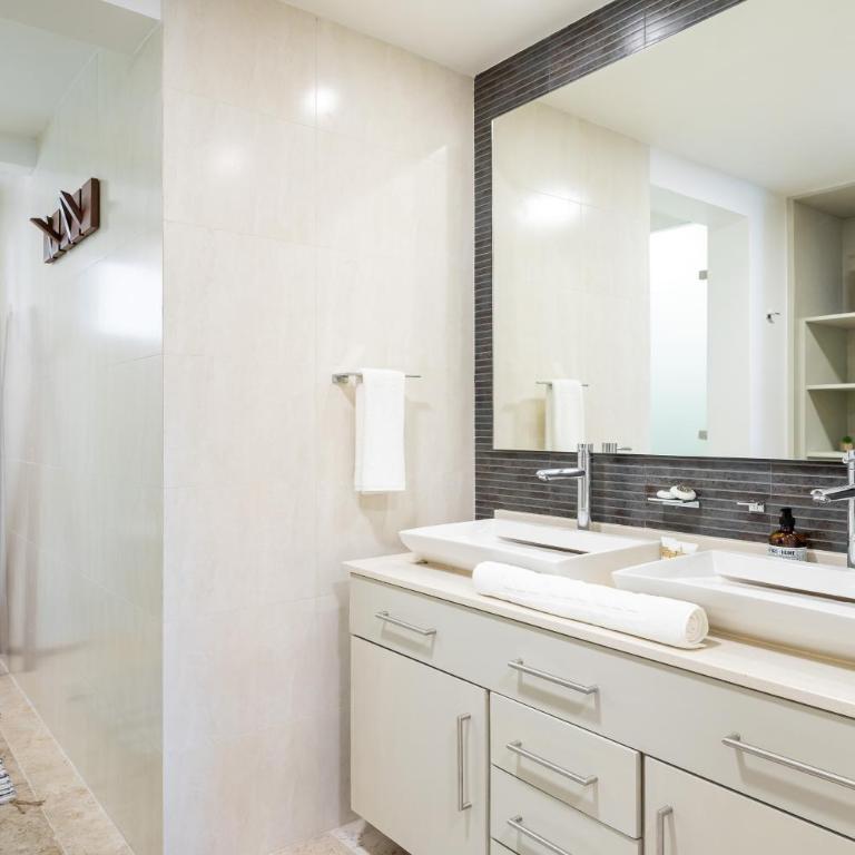 Casa Mia 3 bedroom At Mareazul apts - Four-Bedroom Apartment - 5
