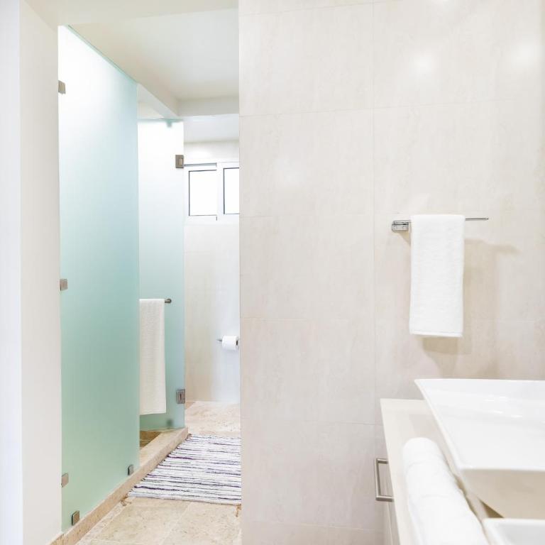 Casa Mia 3 bedroom At Mareazul apts - Four-Bedroom Apartment - 7