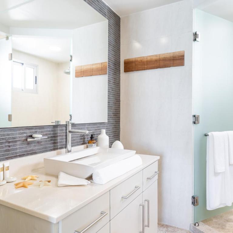 Casa Mia 3 bedroom At Mareazul apts - Four-Bedroom Apartment - 17