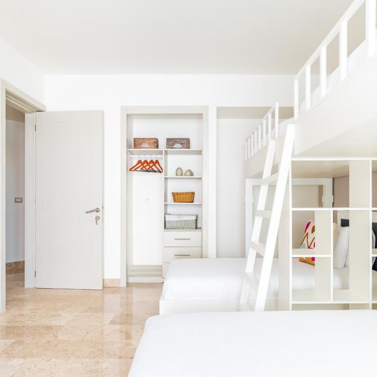 Casa Mia 3 bedroom At Mareazul apts - Four-Bedroom Apartment - 22