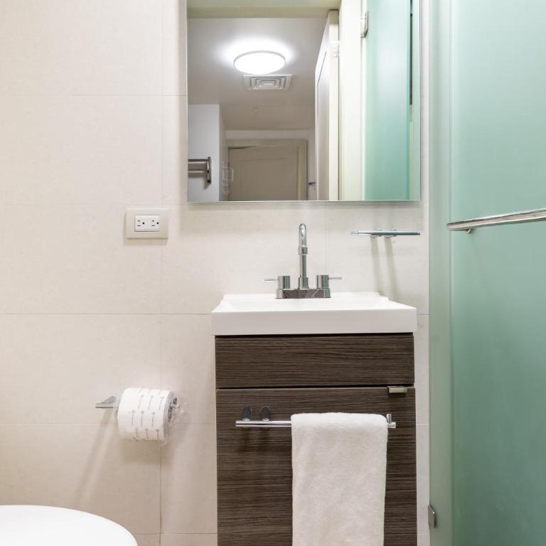 Casa Mia 3 bedroom At Mareazul apts - Four-Bedroom Apartment - 29