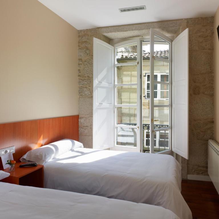Hotel Montes - Twin Room - 6