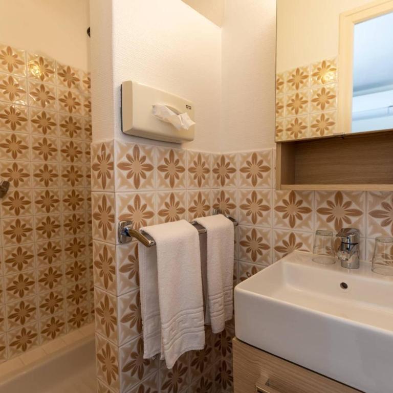 Logis Le Vernay - Chambre Double Standard - 5