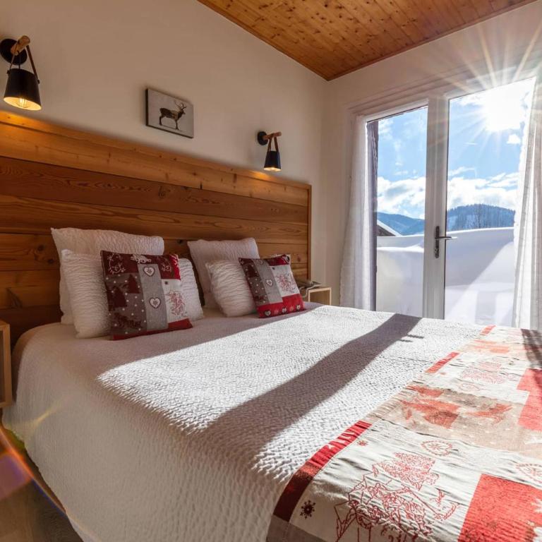 Logis Le Vernay - Chambre Double Supérieure avec Terrasse - 11