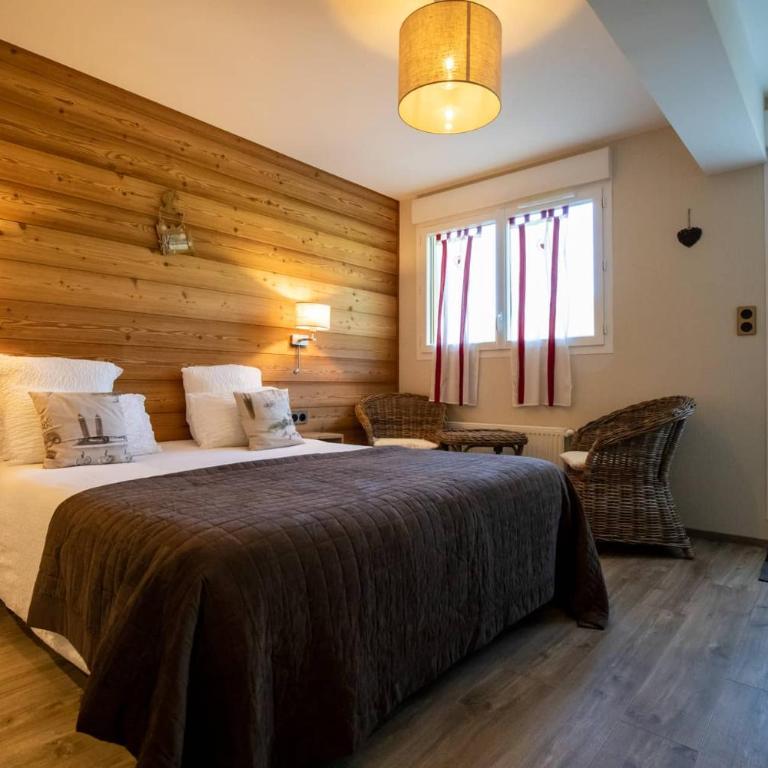 Logis Le Vernay - Chambre Double Supérieure avec Terrasse - 1