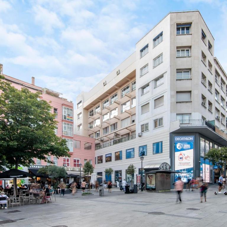 Bob W Madrid Chueca - Original Studio - Kitchenette - City View - 8