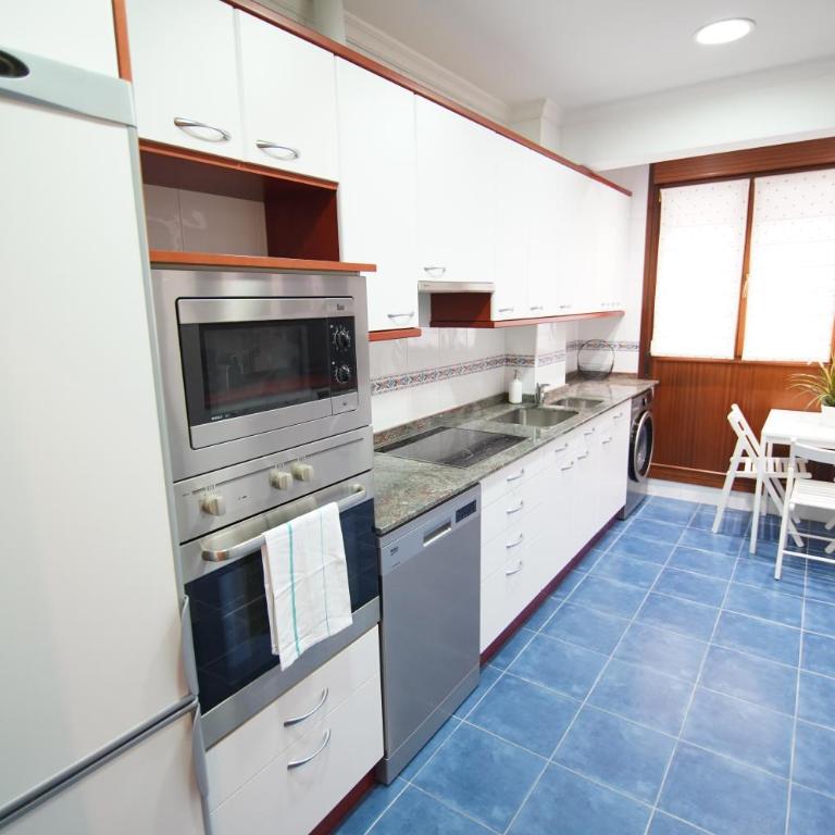 Piso Grande y Luminoso en el Casco Viejo de Bilbao - Three-Bedroom Apartment - 16