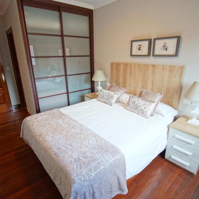 Piso Grande y Luminoso en el Casco Viejo de Bilbao - Three-Bedroom Apartment - 9