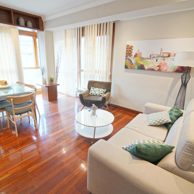 Piso Grande y Luminoso en el Casco Viejo de Bilbao - Three-Bedroom Apartment - 3