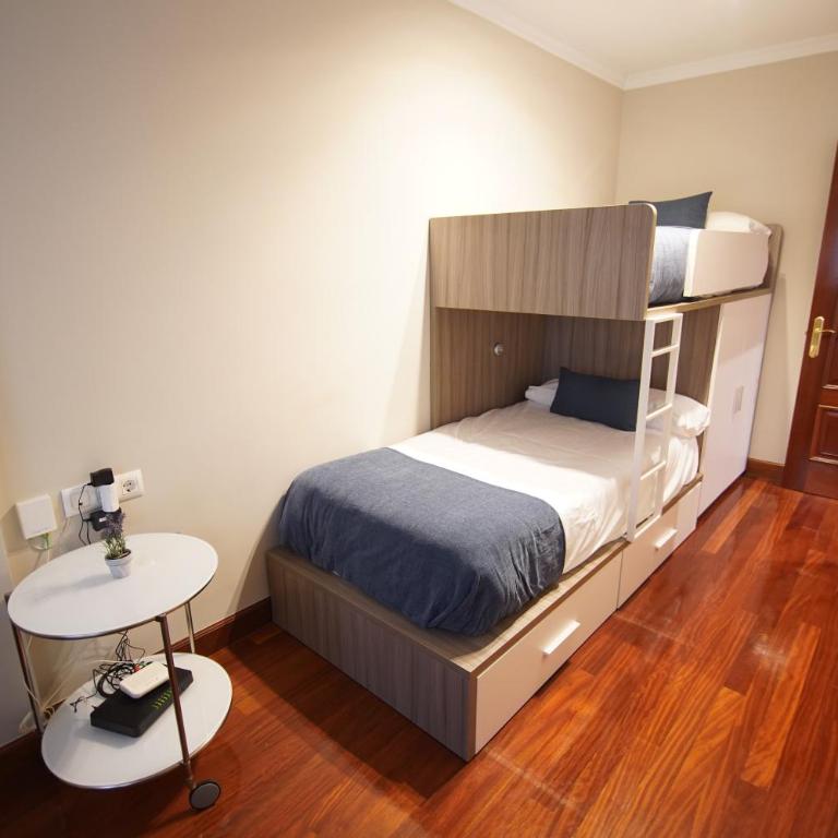 Piso Grande y Luminoso en el Casco Viejo de Bilbao - Three-Bedroom Apartment - 15