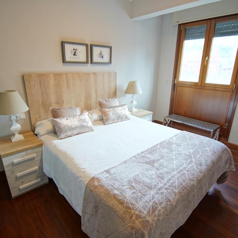 Piso Grande y Luminoso en el Casco Viejo de Bilbao - Three-Bedroom Apartment - 8