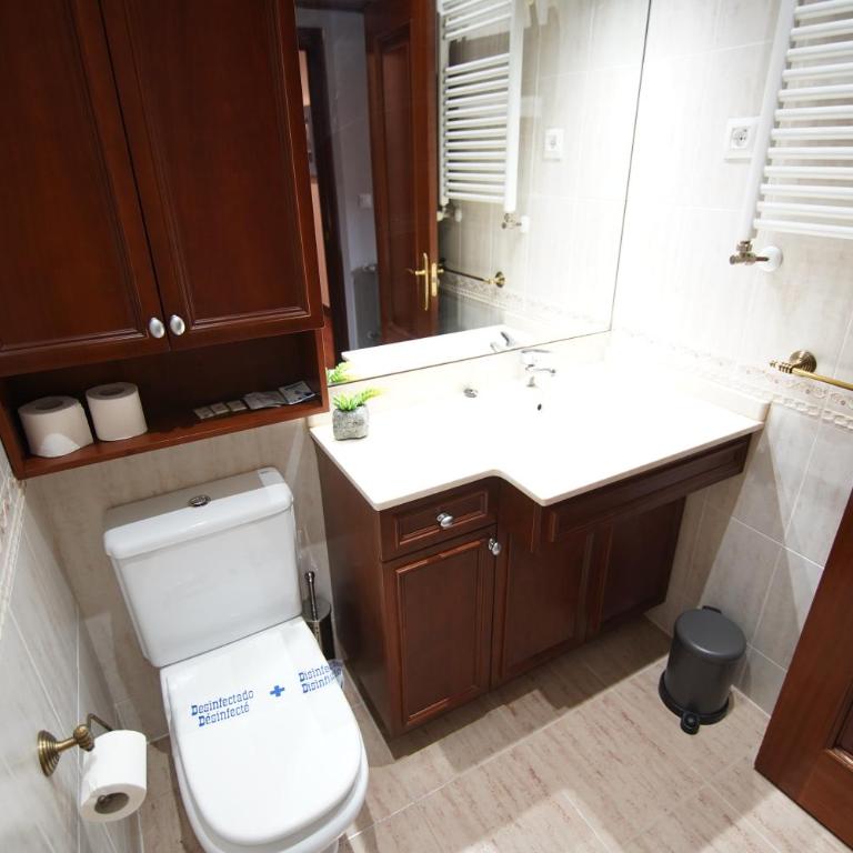 Piso Grande y Luminoso en el Casco Viejo de Bilbao - Three-Bedroom Apartment - 10