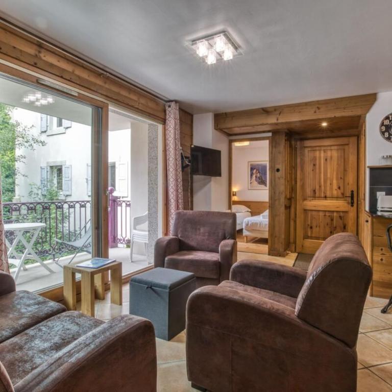 Villa Vallet- Newly renovated 2 bedroom nestled just off the main street - Apartamento de 2 dormitorios - 1