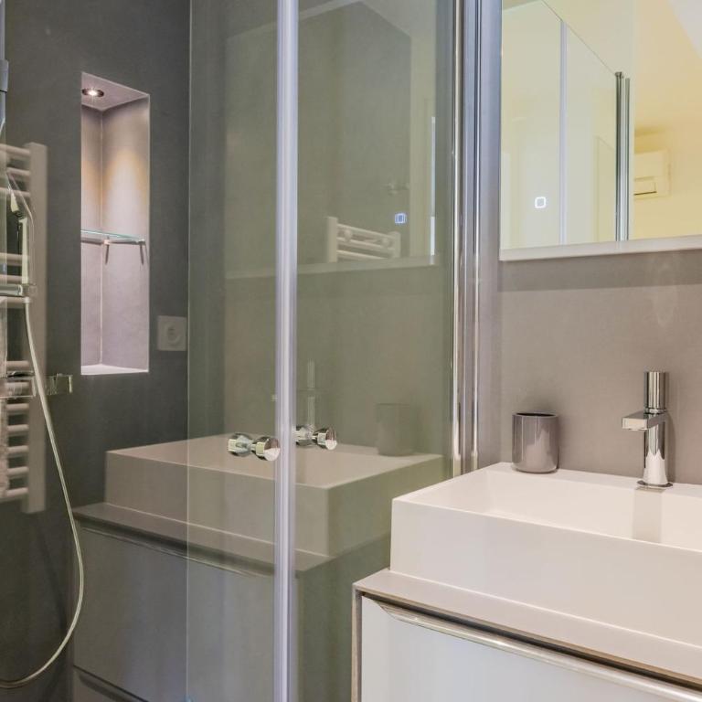 4-Room Apartment of 96m with a Stunning View - Appartement - 24