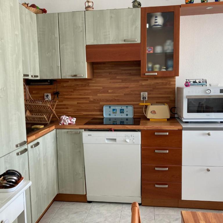 Résidence avec piscine, plage à 100 m, Cannes et Juan les Pins à 5 min, WiFi - Appartement 2 Chambres - 7