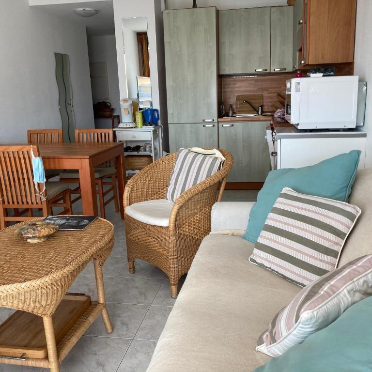 Résidence avec piscine, plage à 100 m, Cannes et Juan les Pins à 5 min, WiFi - Appartement 2 Chambres - 4