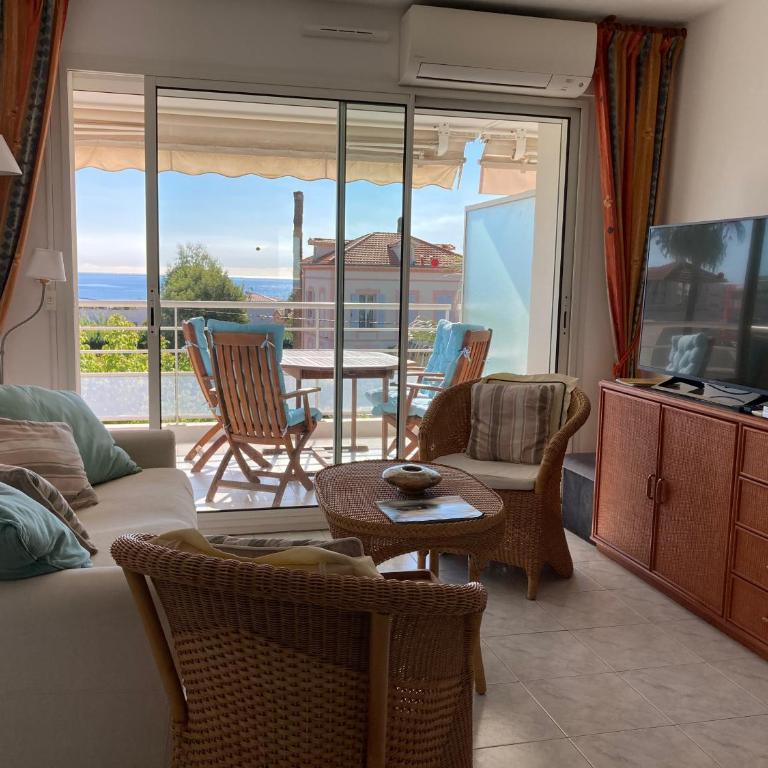 Résidence avec piscine, plage à 100 m, Cannes et Juan les Pins à 5 min, WiFi - Appartement 2 Chambres - 3