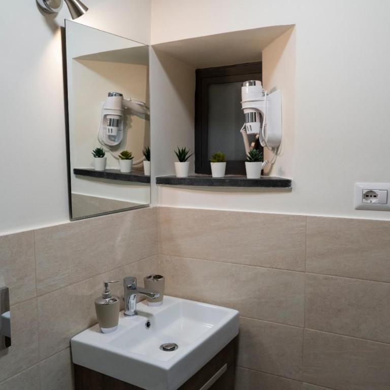 AD UN PASSO DAL CENTRO - Appartamento con 1 Camera da Letto - 9