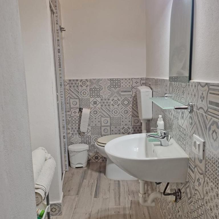 Casa Le Coccole con Parcheggio - Apartment - 10