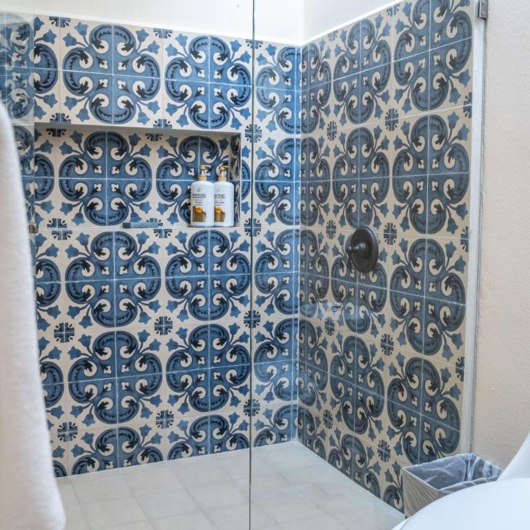 Hotel & Hostal Boutique Casa Garza - Quadruple Room with Balcony - 2