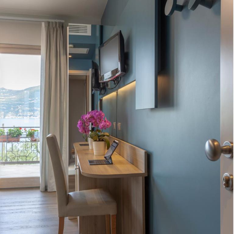 Hotel Veronesi - Camera Matrimoniale Deluxe con Balcone e Vista Lago - 7
