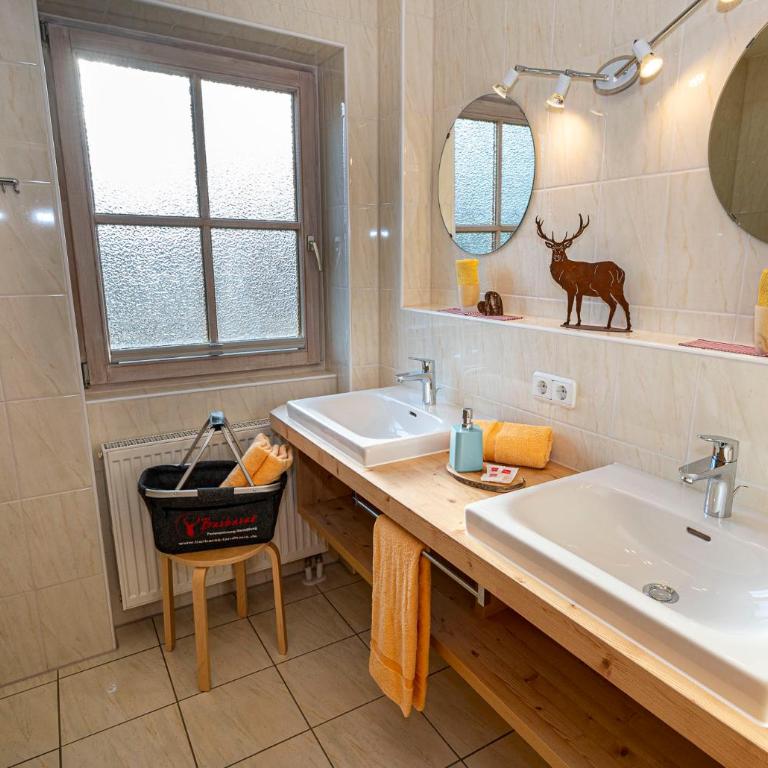 Gemütliche Ferienwohnung Bergwiese, 2-Raum, separates Schlafzimmer, schönen Balkon oder Terrasse, Komfort Ausstattung, ruhige Südlage, kostenfrei WLAN und schöne helle Sauna, Brötchenservice, Parkplatz, Hunde auf Anfrage, E-Tankstelle, Sonnenlage - Appartamento con Vista Montagna - 6