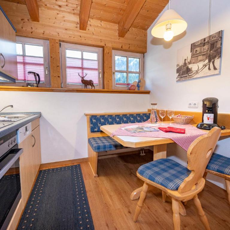 Gemütliche Ferienwohnung Bergwiese, 2-Raum, separates Schlafzimmer, schönen Balkon oder Terrasse, Komfort Ausstattung, ruhige Südlage, kostenfrei WLAN und schöne helle Sauna, Brötchenservice, Parkplatz, Hunde auf Anfrage, E-Tankstelle, Sonnenlage - Appartamento con Vista Montagna - 8