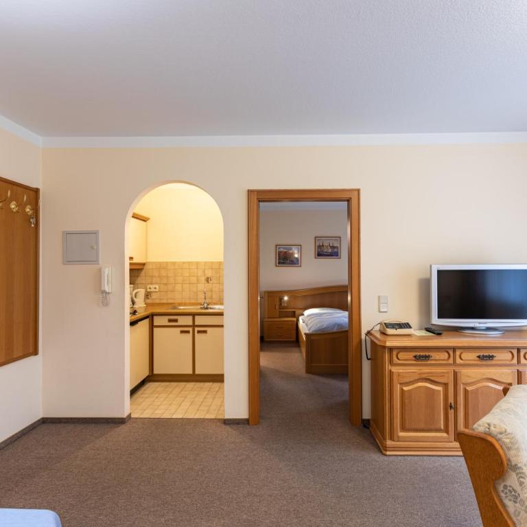 Appartementhaus Kastanie - Doppelzimmer mit Balkon - 19