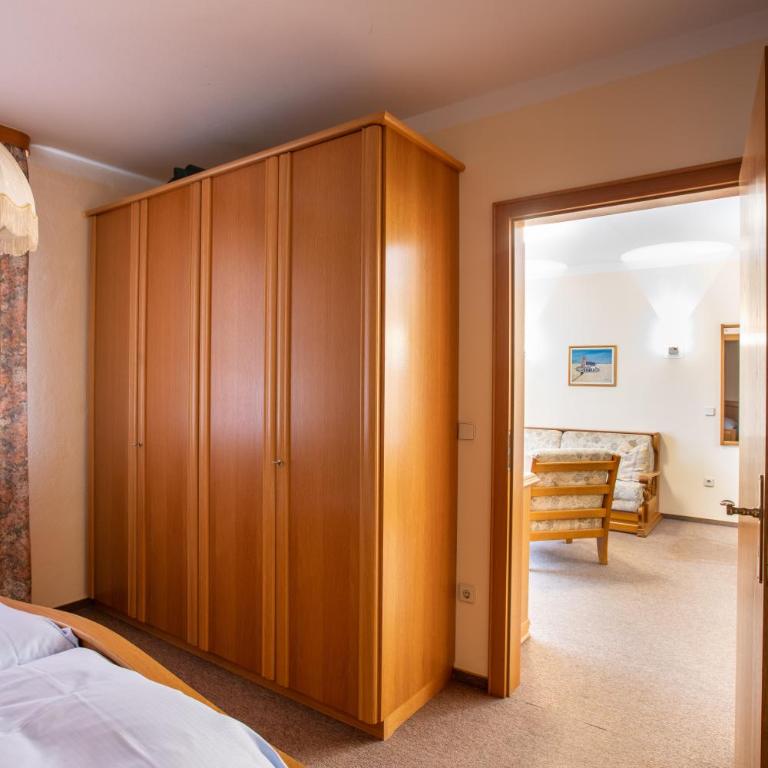 Appartementhaus Kastanie - Doppelzimmer mit Balkon - 22