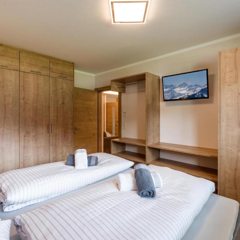 Apart Painting - Two-Bedroom Apartment - 7