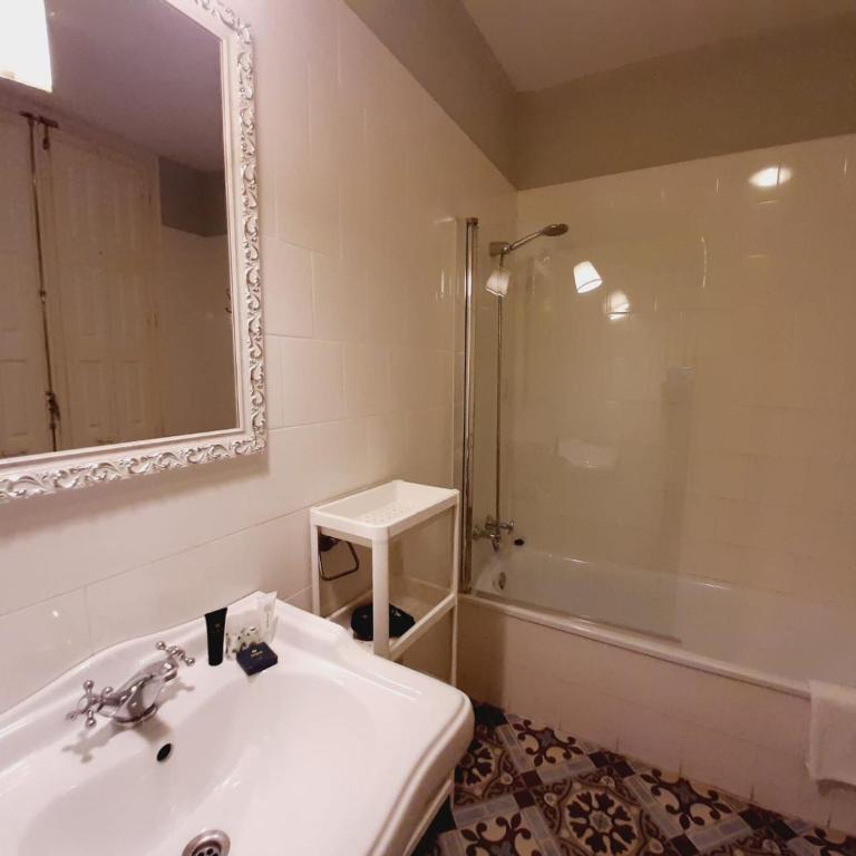Lumine Luxury Suites by gaiarooms - Deluxe Double Room - 25