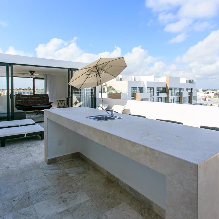 A-Nah Apartments, Rooftop Pool, walking distance to 5th avenue - Apartment with Terrace - 30