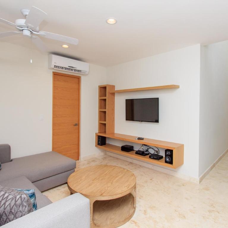 A-Nah Apartments, Rooftop Pool, walking distance to 5th avenue - Apartment with Terrace - 28