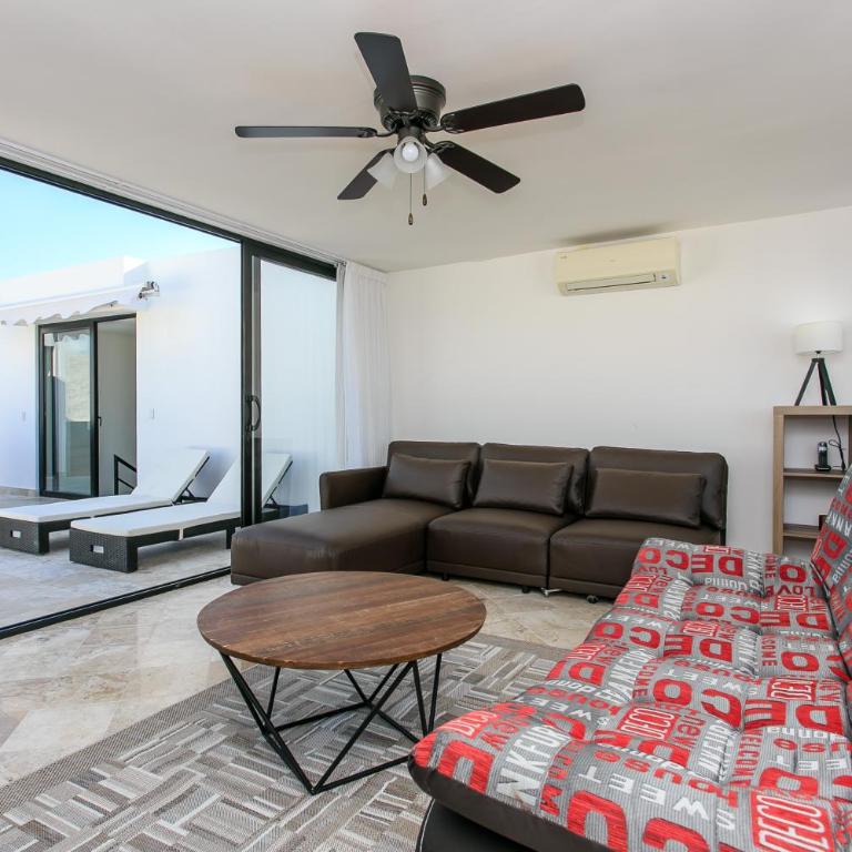 A-Nah Apartments, Rooftop Pool, walking distance to 5th avenue - Apartment with Terrace - 12