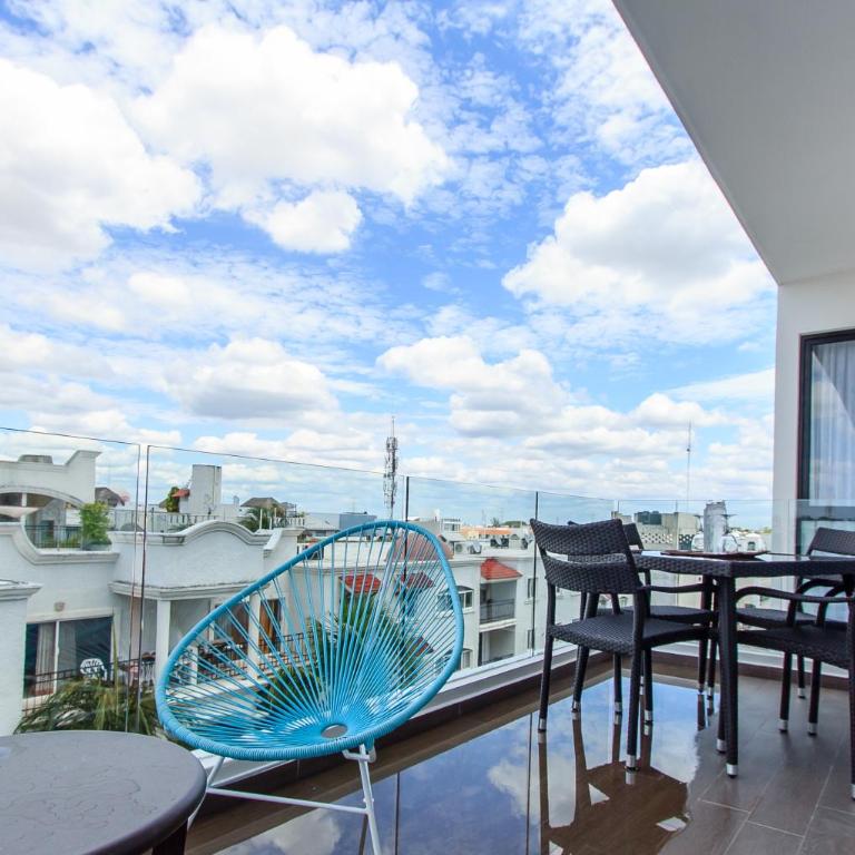 A-Nah Apartments, Rooftop Pool, walking distance to 5th avenue - Apartment with Terrace - 5
