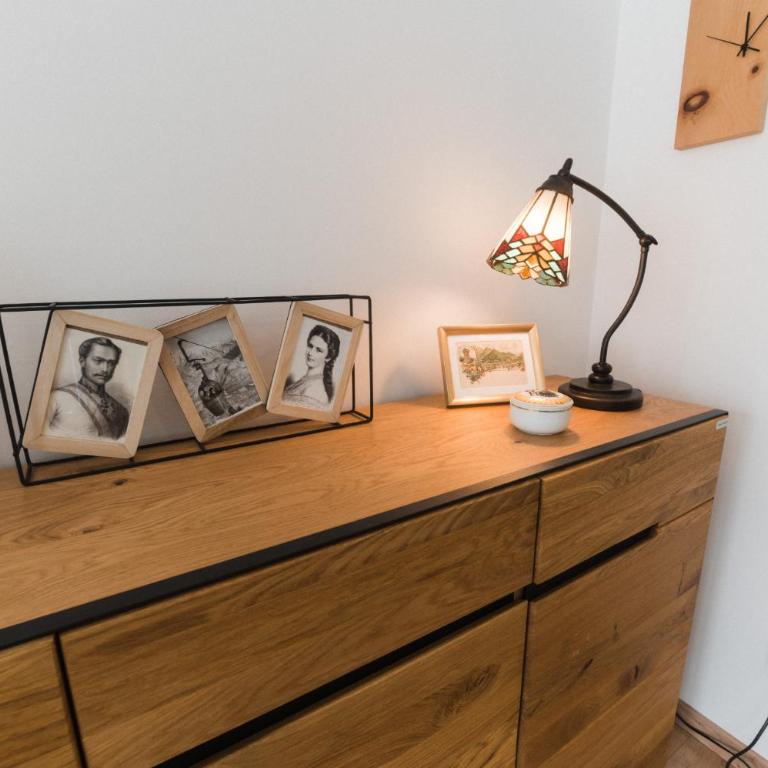 Ferienwohnung Bergsonne mit Sonnenbalkon und Tiefgaragen Parkplatz - Apartment mit 1 Schlafzimmer - 5