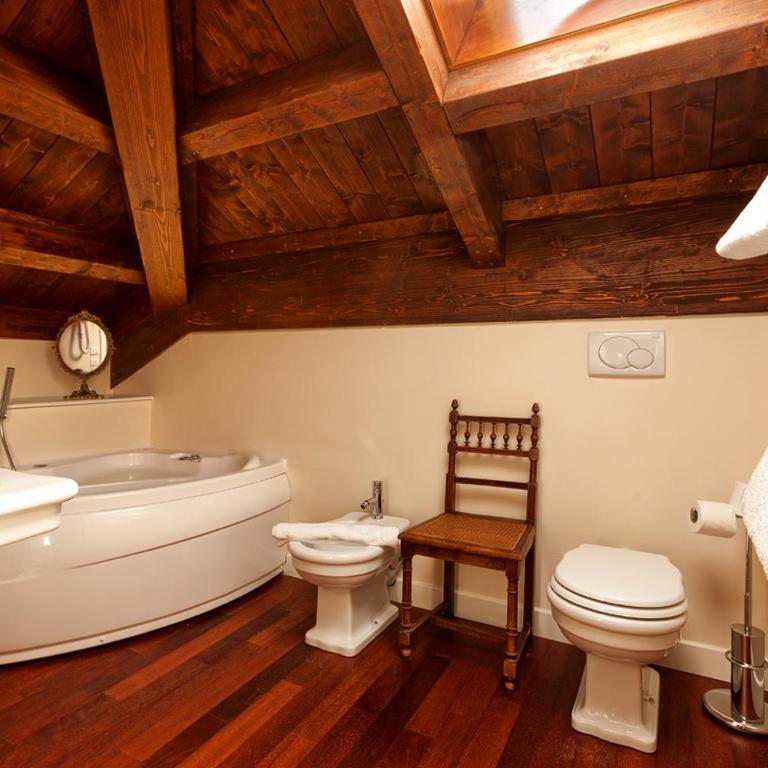 B&B Principessa di Savoia - Camera Matrimoniale con Vasca Idromassaggio - 3