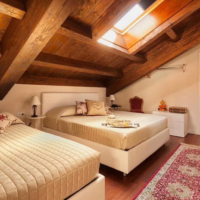 B&B Principessa di Savoia - Camera Matrimoniale con Vasca Idromassaggio - 1