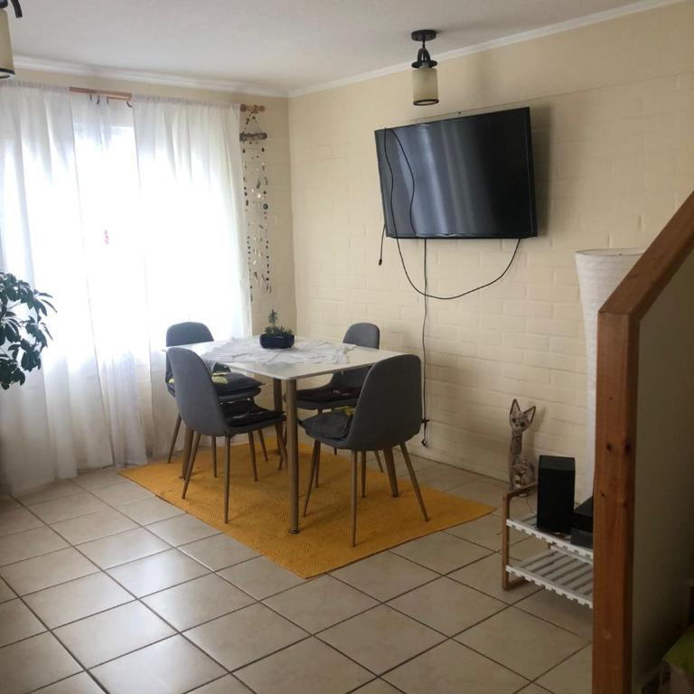 Comoda y amplia casa en sector residencial - Three-Bedroom House - 22