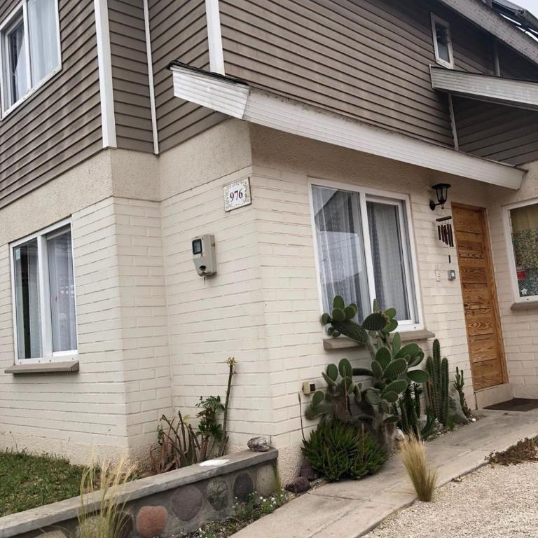 Comoda y amplia casa en sector residencial - Three-Bedroom House - 23