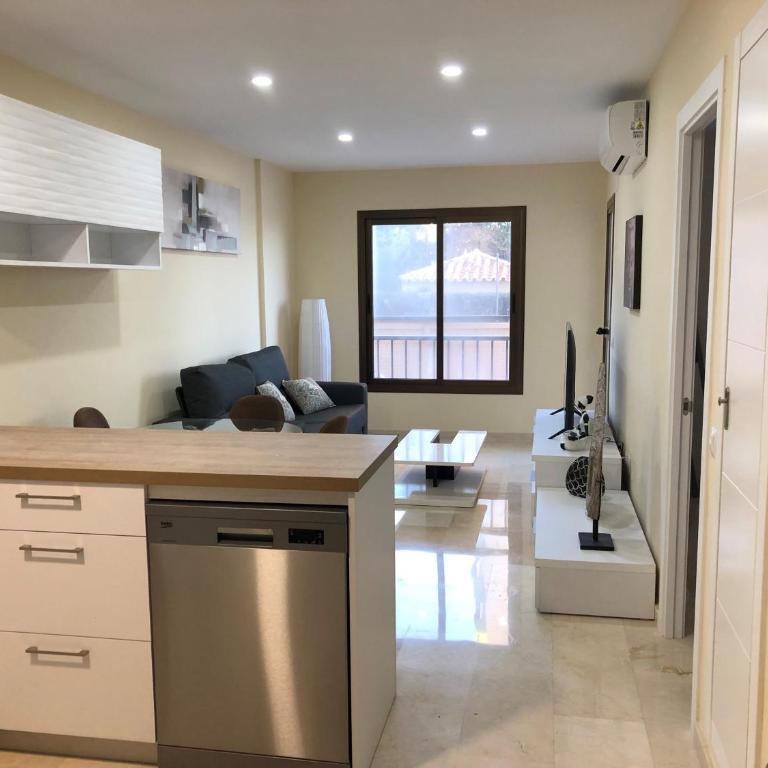 Moderno Apartamento en Primera línea Paseo Marítimo Fuengirola - Apartamento de 1 dormitorio - 8