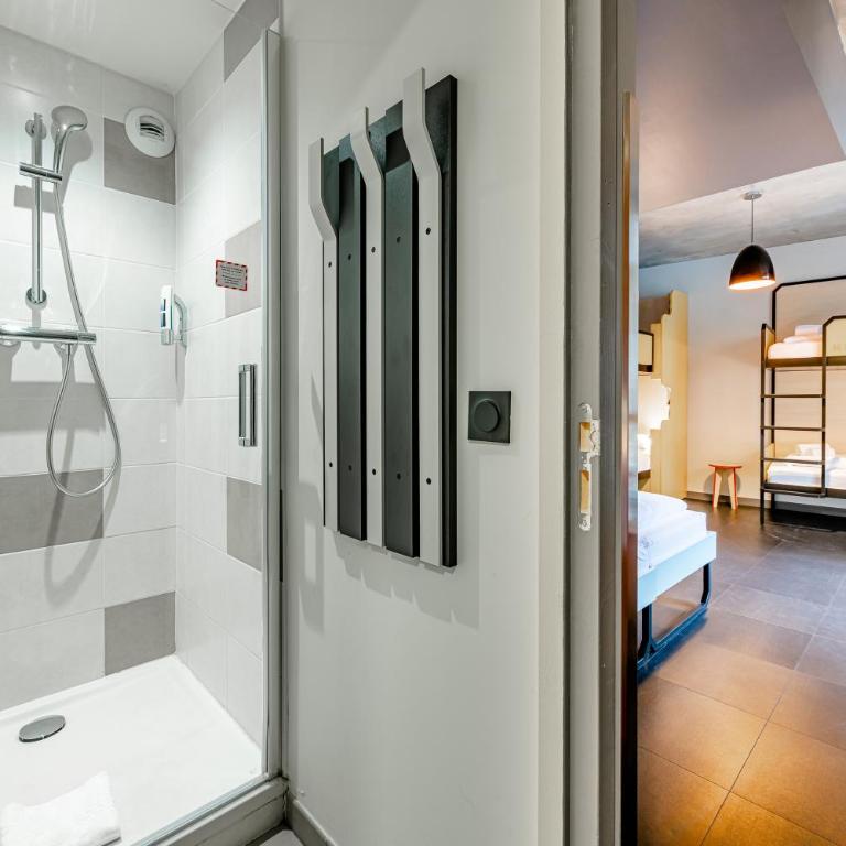 MEININGER Hotel Bordeaux Gare Saint-Jean - Chambre avec 5 Lits - 3