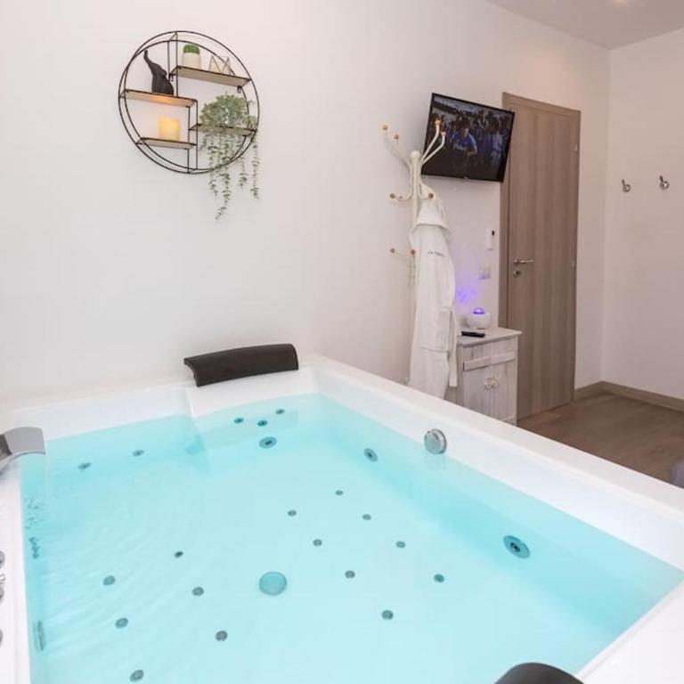 La Piccola Villetta con il grande Giardino - Villa con Piscina Privata - 13