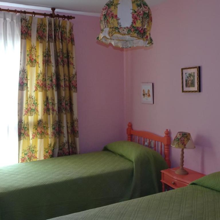Piso grande en el centro de Jaca con WIFI y garaje - Appartement - 8