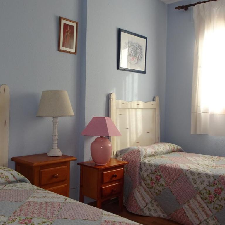 Piso grande en el centro de Jaca con WIFI y garaje - Appartement - 10