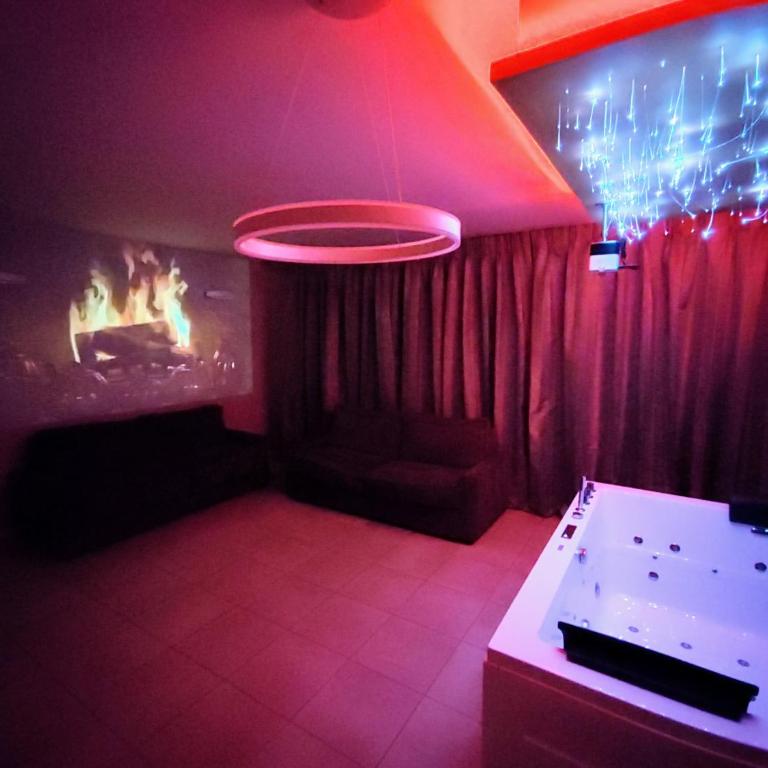 Diamond Suite Verona - Deluxe Suite with Spa Bath - 3